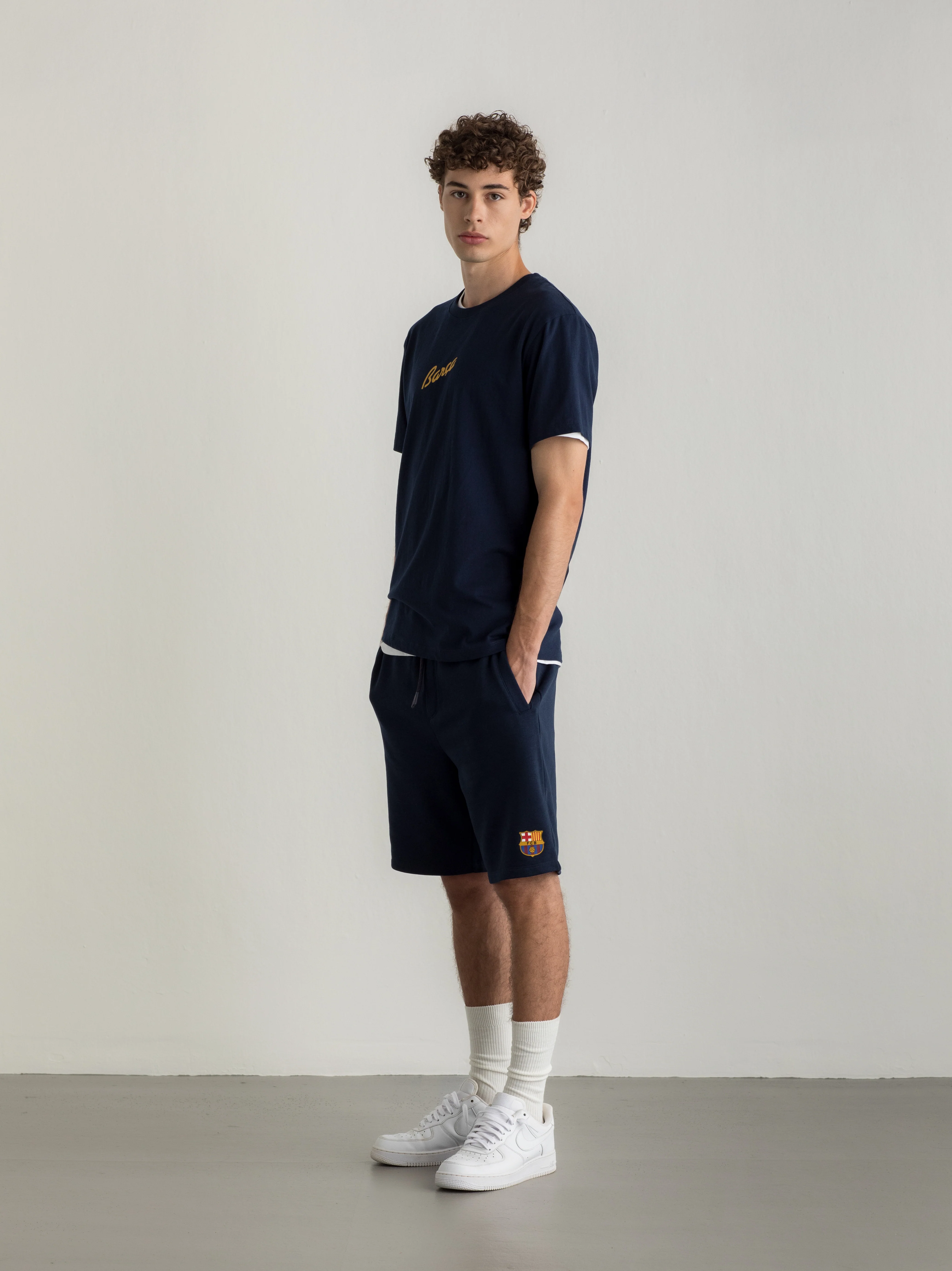 T-shirt Core Navy "MÉS QUE UN CLUB" - Image 2
